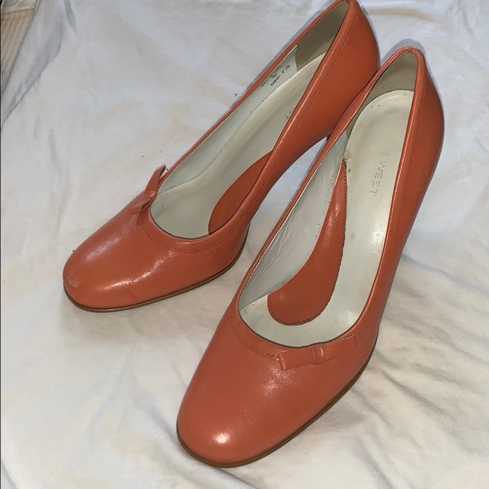 Nine West coral leather pumps size 8.5 m - Picture 3 of 8